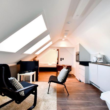 Modern And Cozy Studio In A Former Coach House โรแบร์วิลล์ ภายนอก รูปภาพ